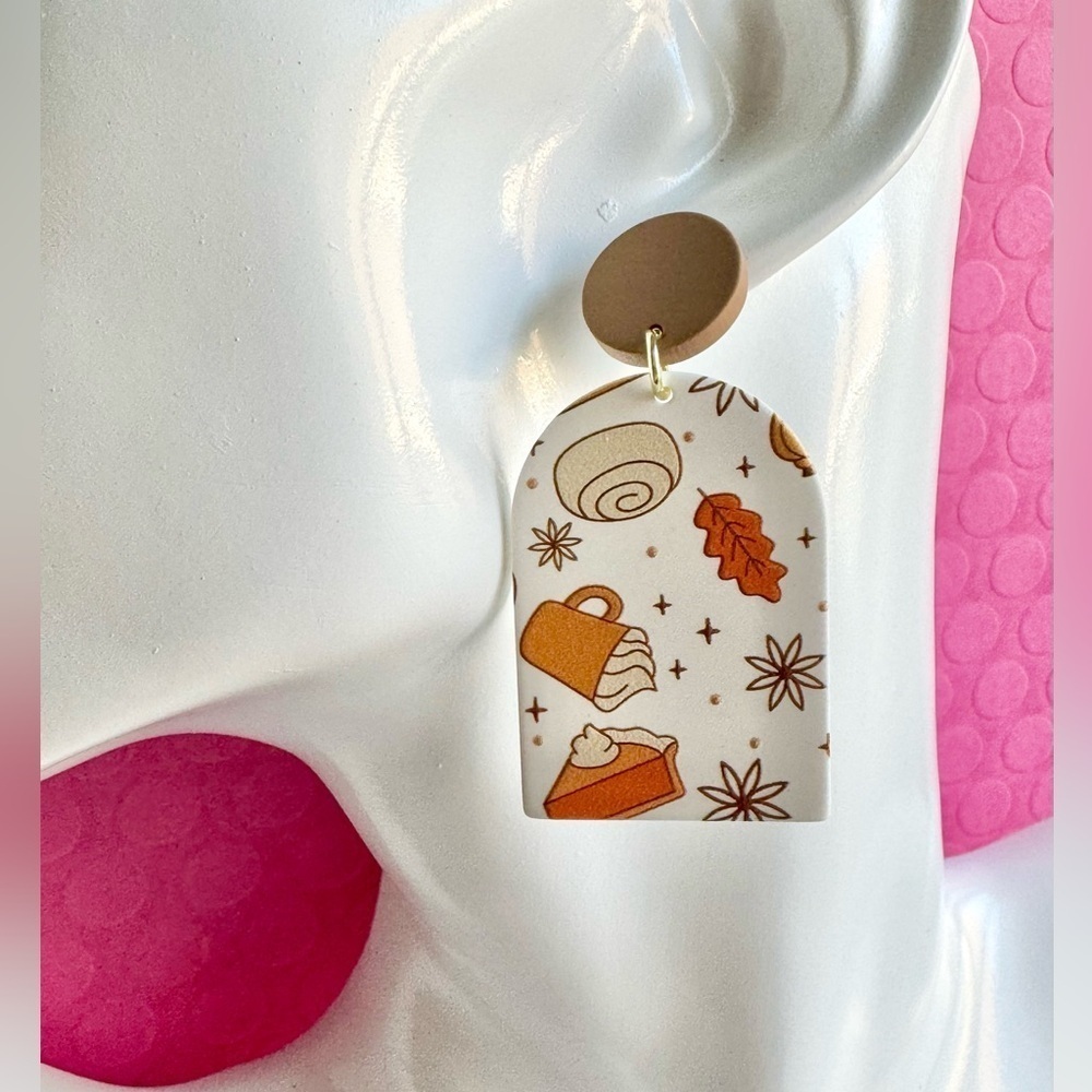 New Fall Thanksgiving Pumpkin Pie, Spice Latte, Cinnamon Roll, Leaf Earrings - Picture 4 of 5